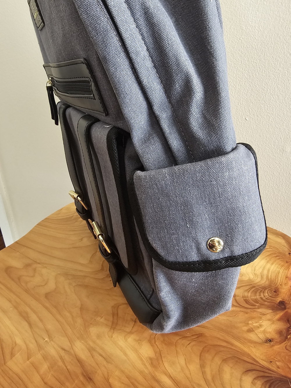 London Fog Gray Men's Backpack - Stylish Everyday Carry - Picture 6 of 9